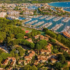 Marina Club Hotel